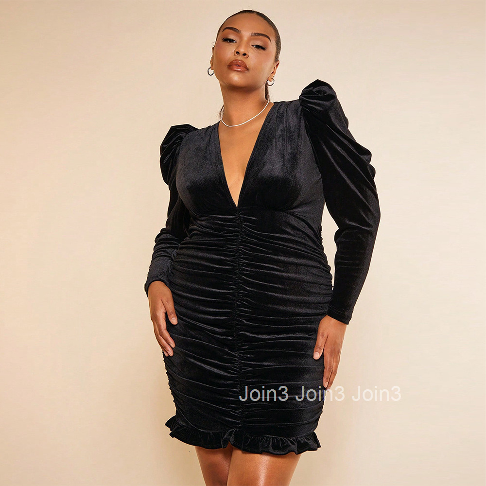 Large Size Womens Black Dress with French Temperament Slim Fit Sexy Hip Hugging Long Sleeved Velvet Dress