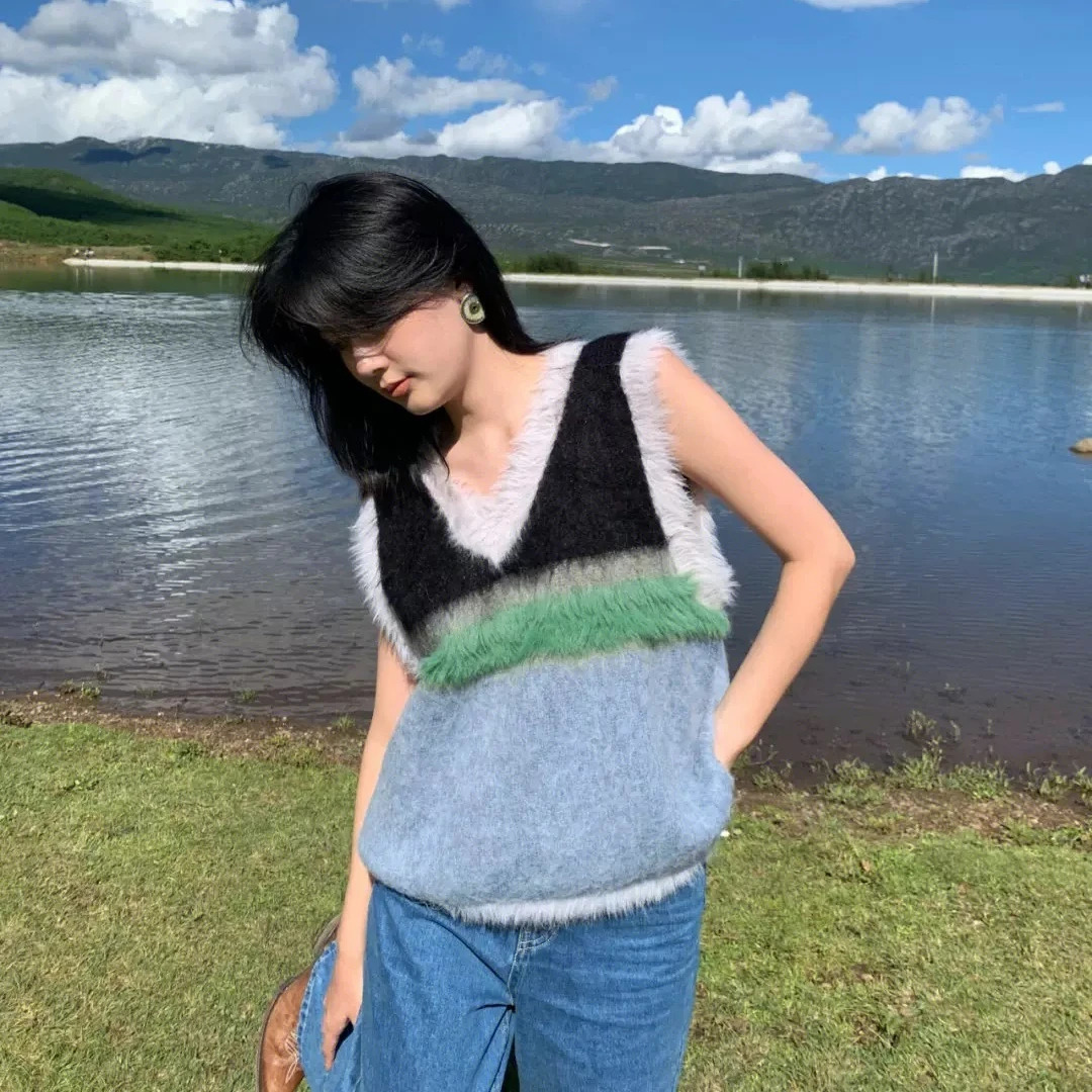Womens colorful block retro Vneck sweater vest autumn and winter Korean fashion knitted niche n patchwork loose top 250506