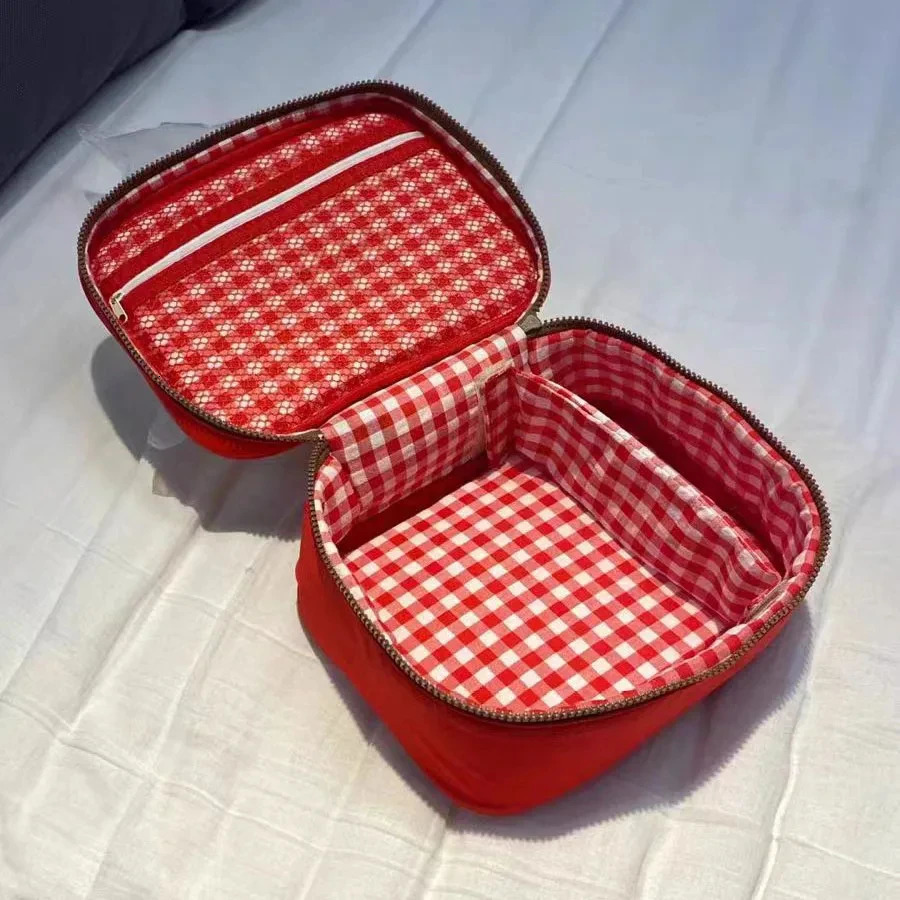 Cartoon Apple Pattern Makeup Bag Women Travel Storage Pouch Cosmetics Toiletry Storage Pouch Females Handbag Christmas Gift 250530