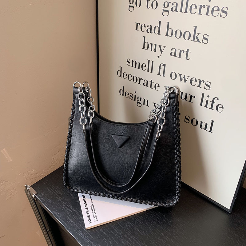 Female new style qualitative shoulder bag large capacity commuter bag this year popular bag bucket bag 2025