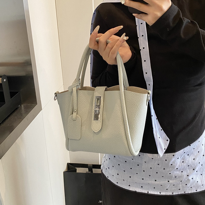 Luxury Brand High Quality New Style New women's with high-end texture, light luxury, fashion, niche trend, versatile, hand-held single shoulder b