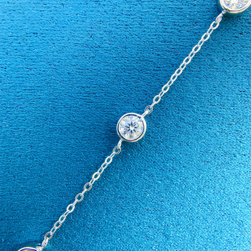 D-color VVS1 0.5CT*5 Moissanite s925 pure silver starry sky necklace for women, European and American cross-border 18K gold 50-point 5-diamond bubble 