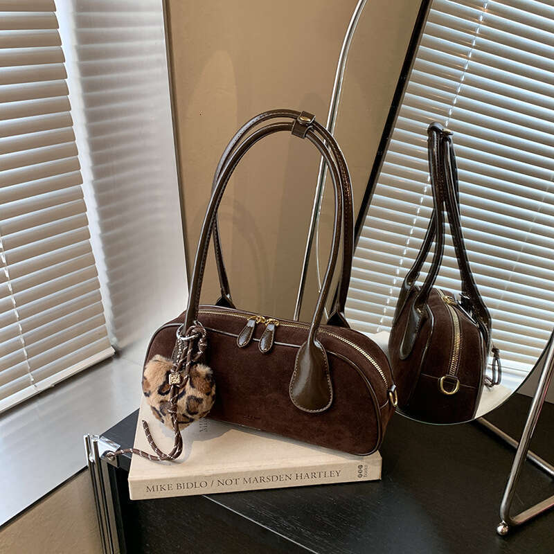 Autumn/Winter Versatile Retro Matte Texture Underarm Shoulder Handheld Bowling Bag Women's 2025 New Casual Fashion Trend