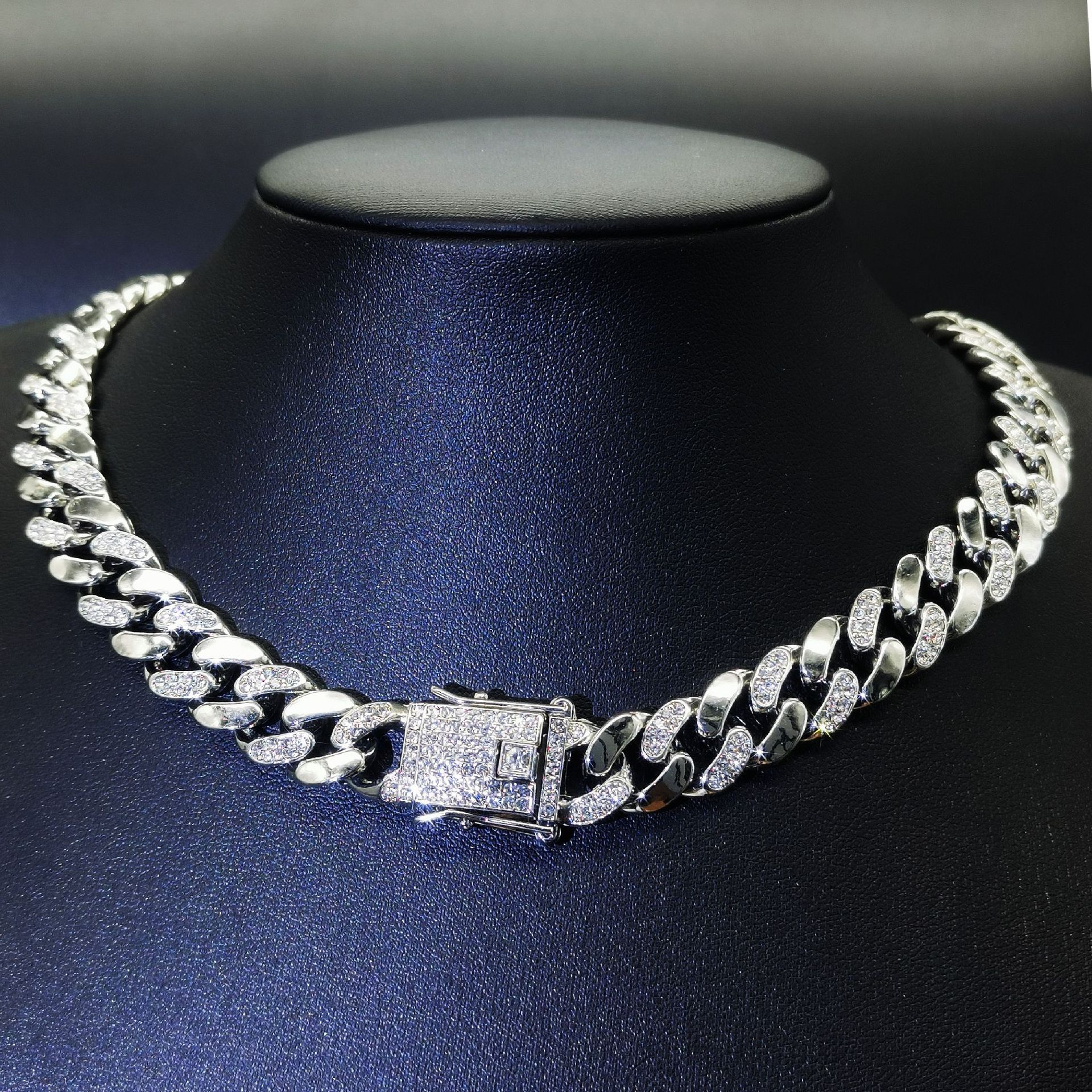 Hip Hop Cuban Link Chain Bracelet with Diamond Clasp, 12mm, for Men & Women - Fashionable Gold or Silver Necklace