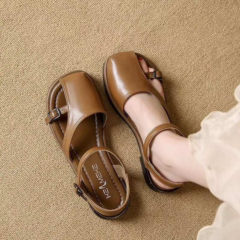 Summer 2024 New Baotou Hollow Soft Leather Flat One Word Buckle Casual Fashion Women Platform Sandals 450c dh5367242