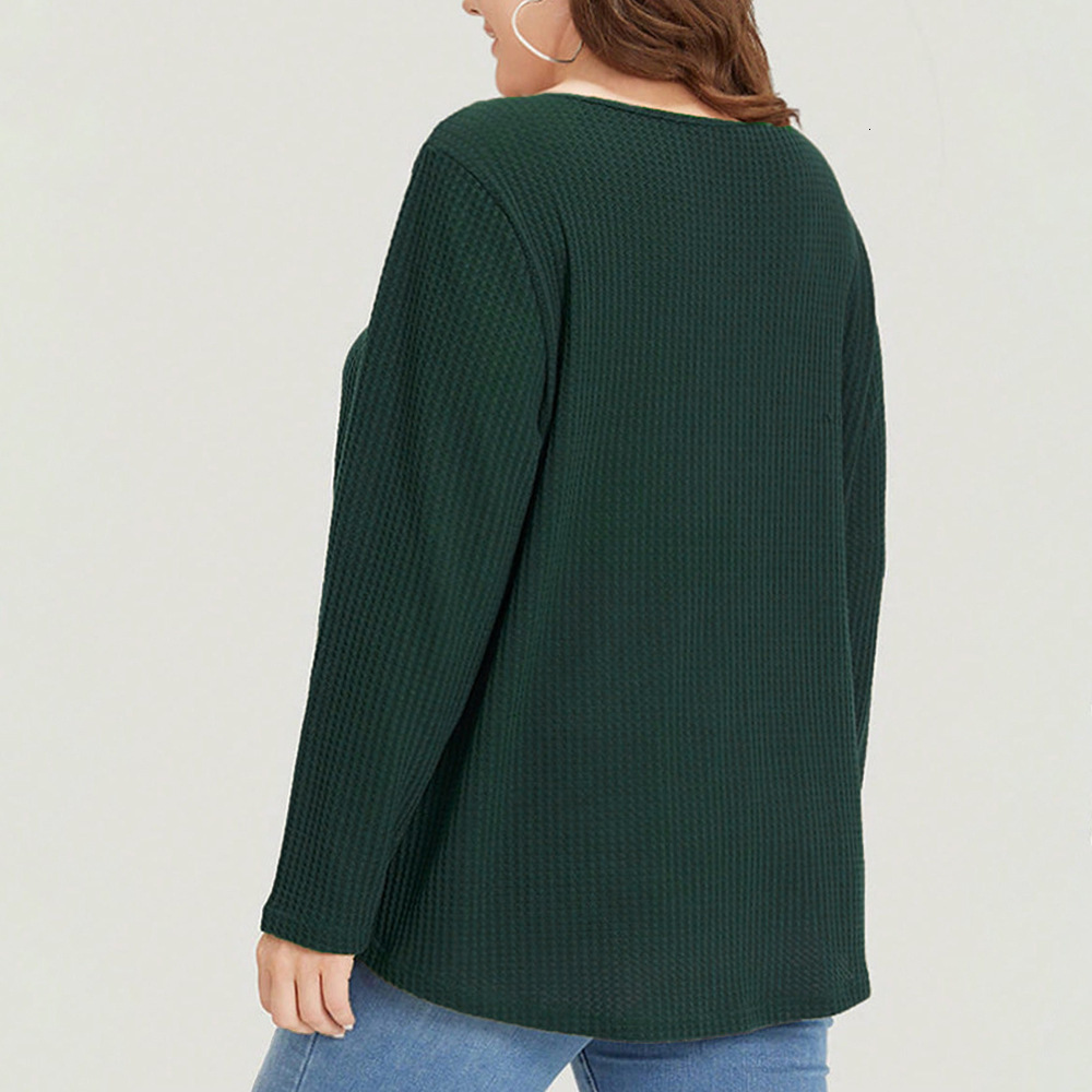 Plus Size Womens Simple Casual Style T-shirt for Autumn and Winter Commuting Loose and Slimming Base Top