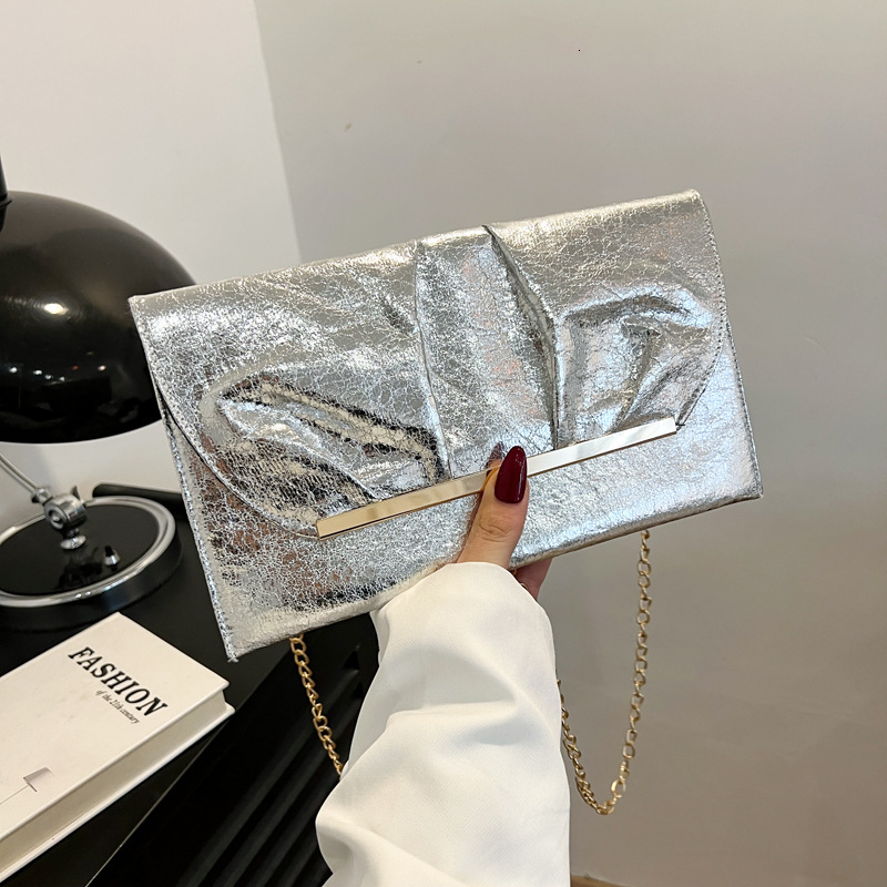 2025S designer with shiny folds large capacity new pleated wedding handbag shoulder diagonal cross banquet bag women envelope bag