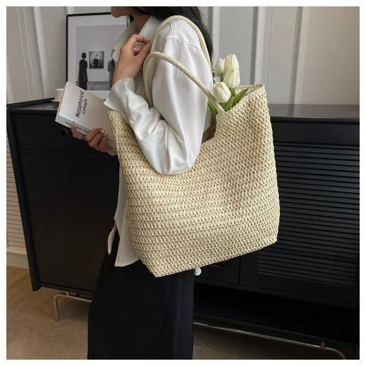 2025S designer new style summer fashion and western-style grass woven women large capacity tote beach shoulder crossbody bag