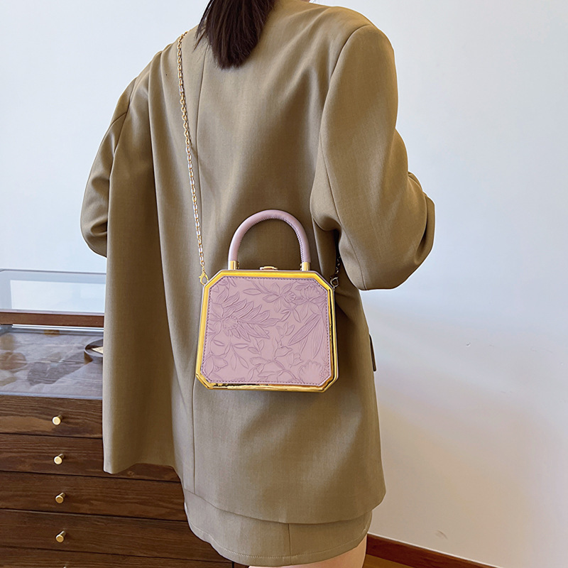 2025S designer stylish women new fashionable texture handbag crossbody shoulder banquet bag versatile box bag