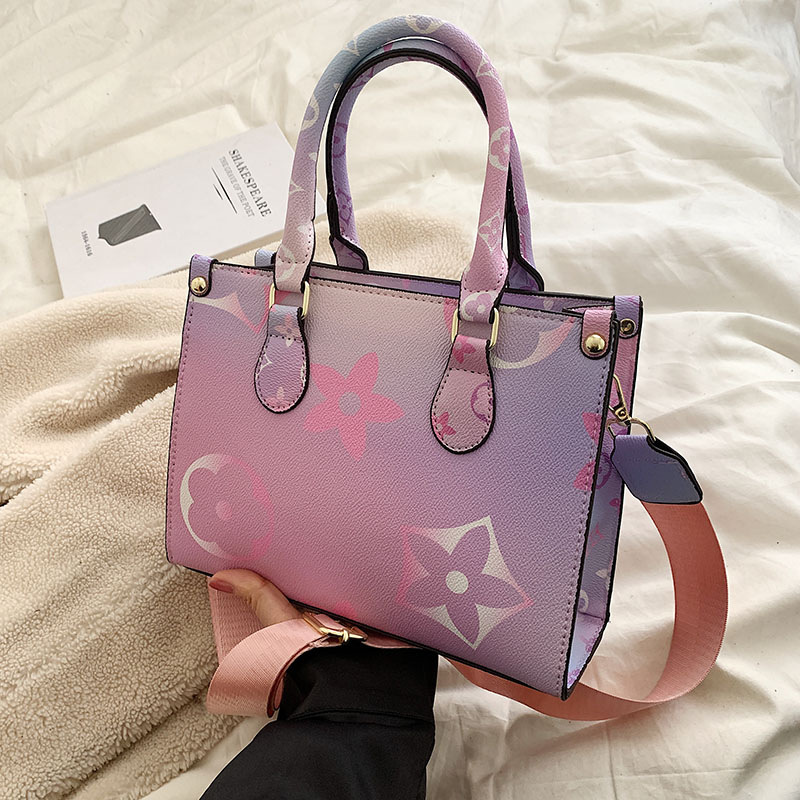 Free Shipping Designer Retro Print Commuter Bag - Women's Stylish Crossbody & Handheld Tote Trendy Textured Finish