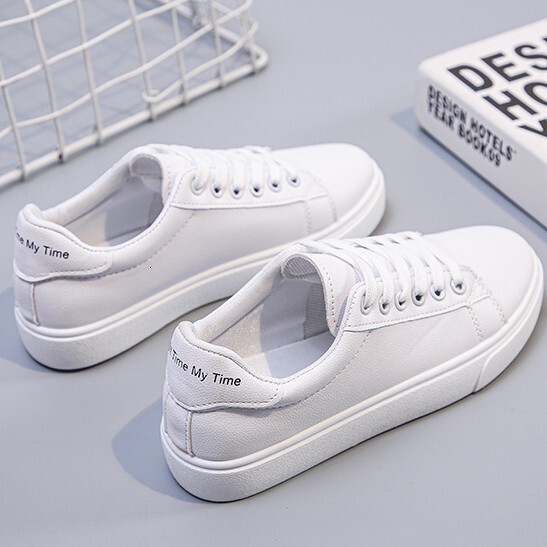 New round toe lace up low heel flat shoes designed for casual, large, fashionable and versatile white single shoes for women in bulk