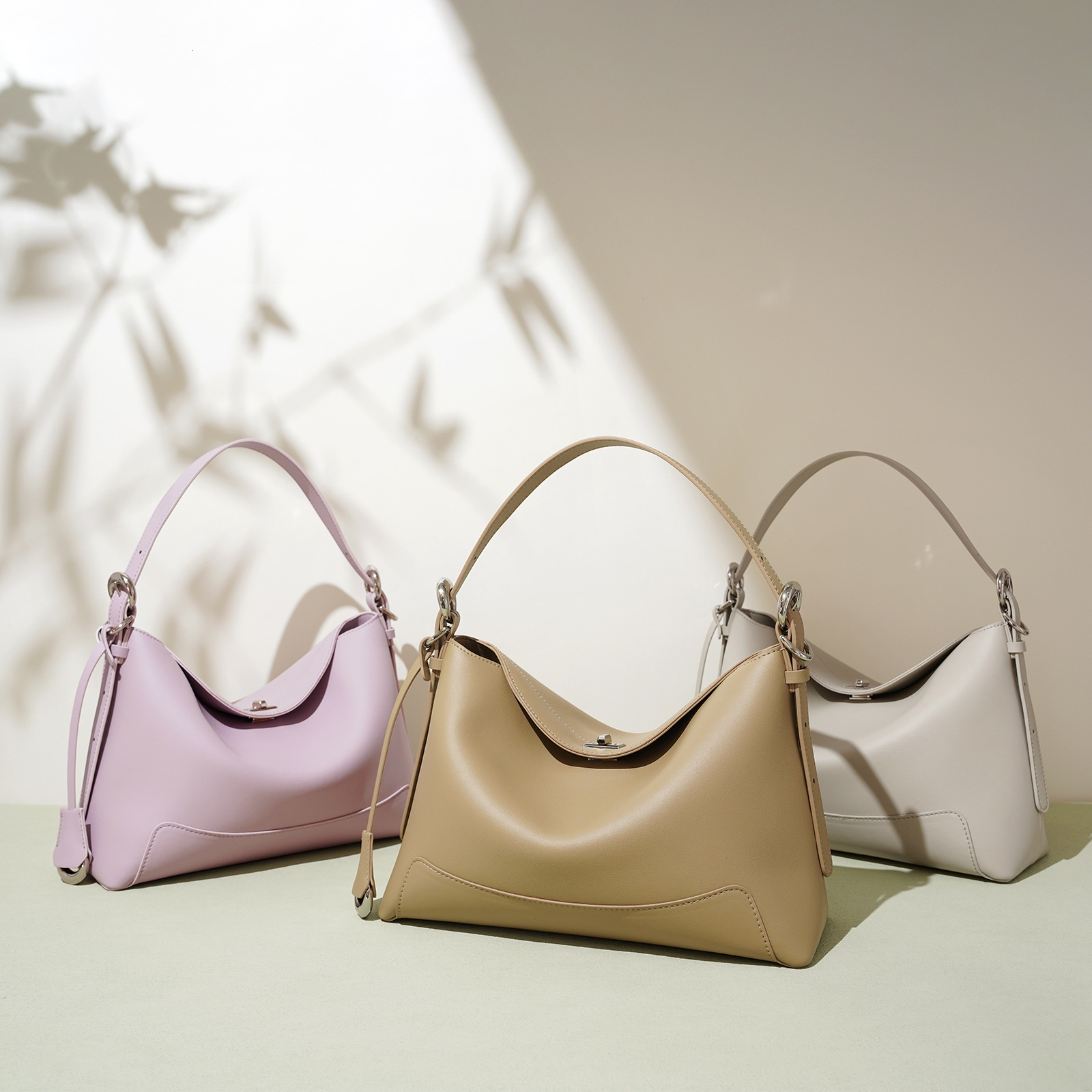New Dumpling Bun Fashion Simple Handheld New Commuter Multi functional Crossbody Bag Women's Large Capacity Retro Style Designer Single Shoulder 