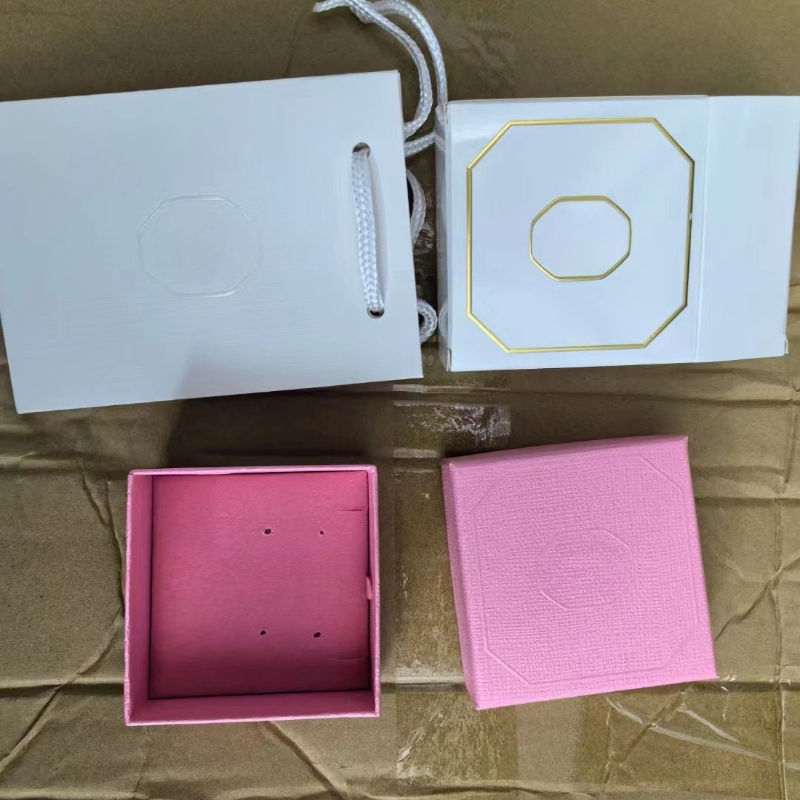 2025 new luxury designer jewelry box valentines day lovely sweet pink choker necklace earrings boxes case bag