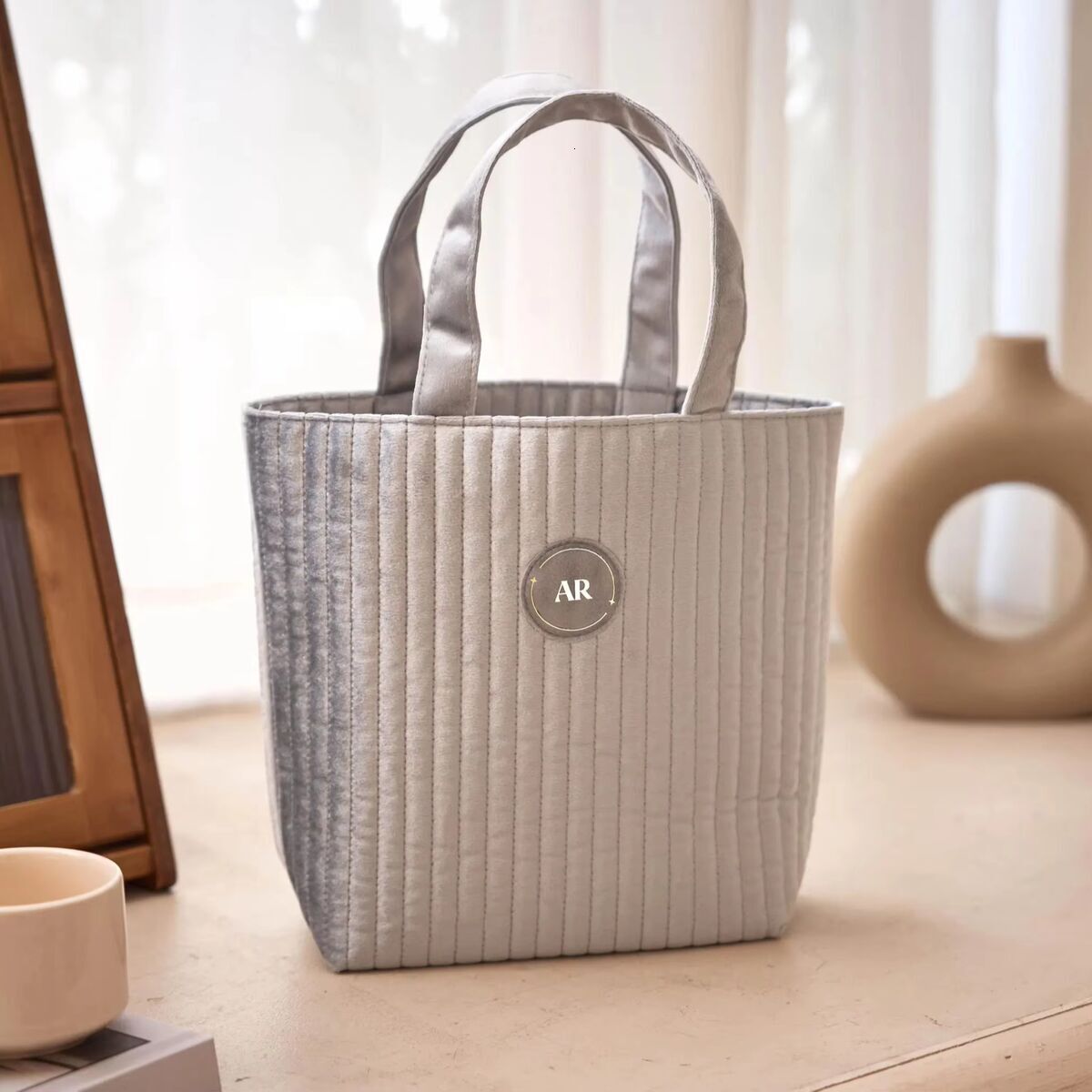 2025S designer makeup for women 2024 autumn new striped handbag casual versatile shoulder crossbody bag