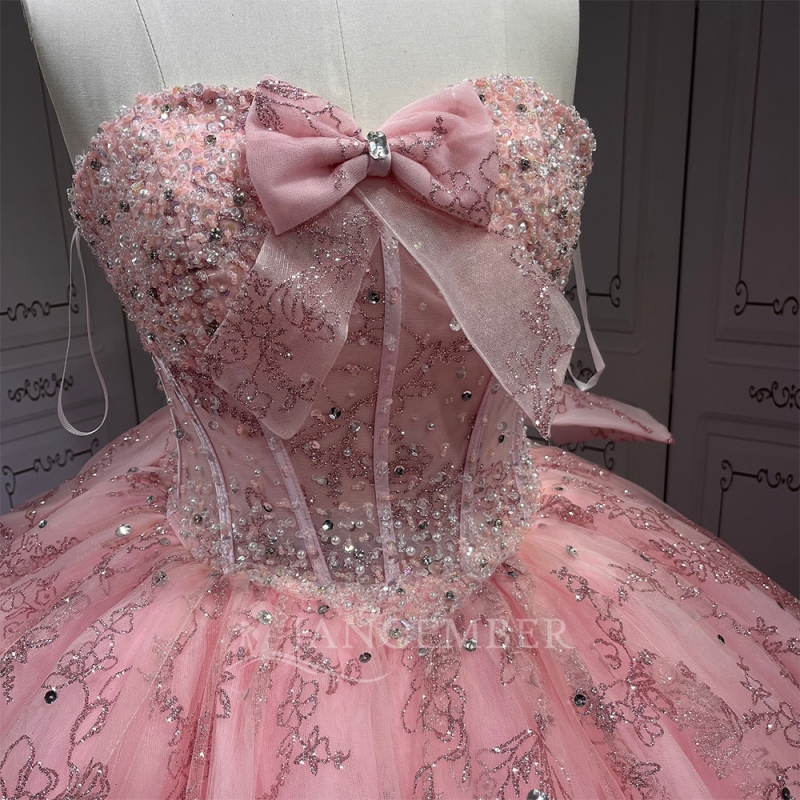 Pink Shiny Quinceanera Dresses Off Shoulder Ball Gown Sweet 16 Dress Sequin Applique Lace Beading Crystal Bow Tull Birthday Party