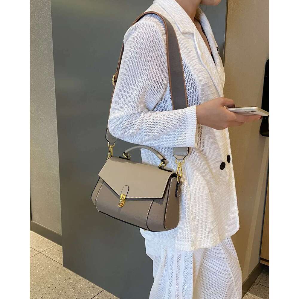 Genuine Leather Women's New Trendy All-Match Messenger Shoulder Bag Ladies Fashion First Layer Cowhide Totebag High Quality