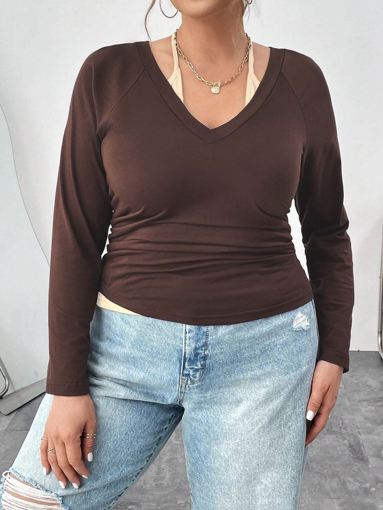 Autumn and Winter Womens Neck Hanging Fake Two-piece Slim Fitting Knitted Sweater Short Design Long Sleeved V-neck