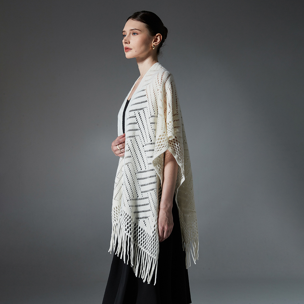 K739 Hot foreign trade European and American spring, summer and autumn 2025 new warp knitted solid color tassel thin hollow shawl
