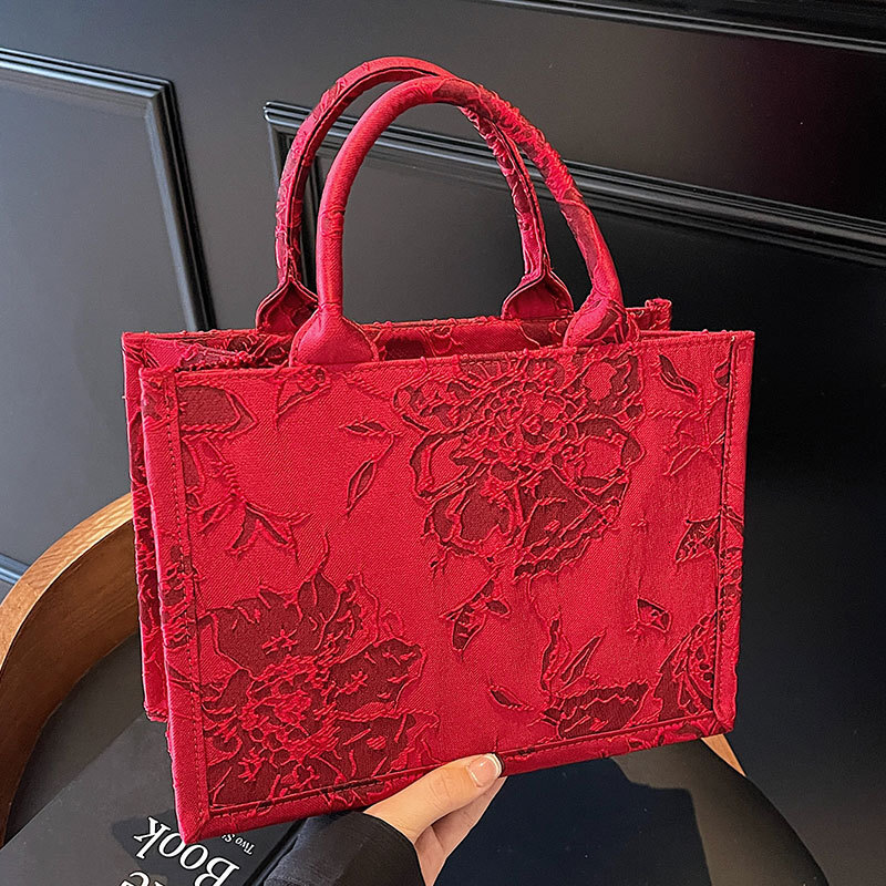 New Bag Embossed Embroidery Handheld Red Wedding Gift Designer Fashionable Large Capacity Exquisite Bridal Bag Available for Daily Use Underarm Tote B