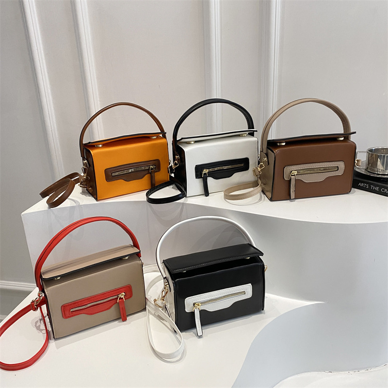 2025S designer large capacity stylish daily commuting contrasting color women personalized zipper summer new shoulder crossbody handbag small square b