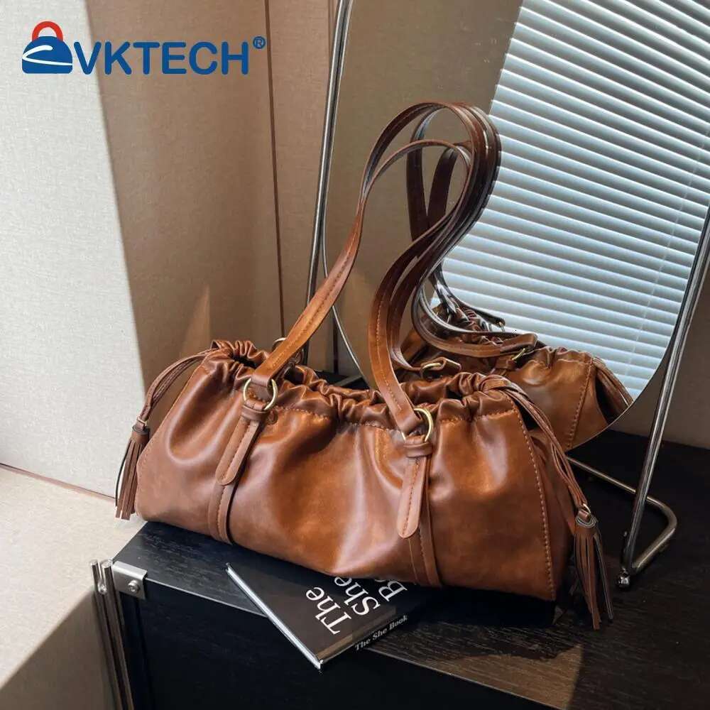Womens Retro Vintage Tote Large Capacity PU Leather Fashion Drawstring Handbags Buckle Closure Armpit Bag For Outdoor Travel