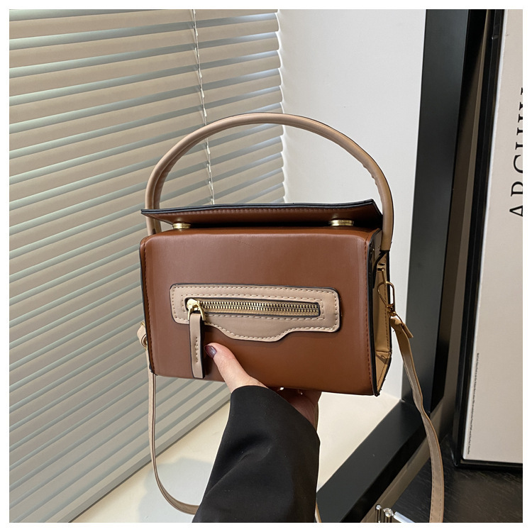 2025S designer large capacity stylish daily commuting contrasting color women personalized zipper summer new shoulder crossbody handbag small square b