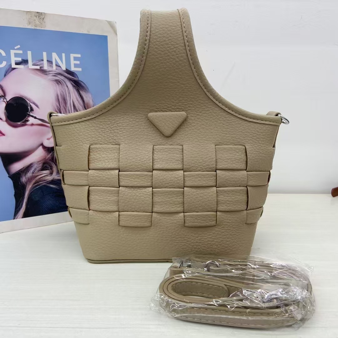 2025S designer French woven niche design handbag vegetable basket high-end sense shoulder crossbody bag bucket bag