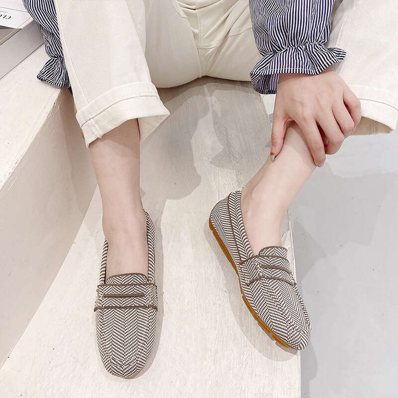 Queen's 2025 new round toe single women, knitted woven leisure and happiness, bean shoes for women
