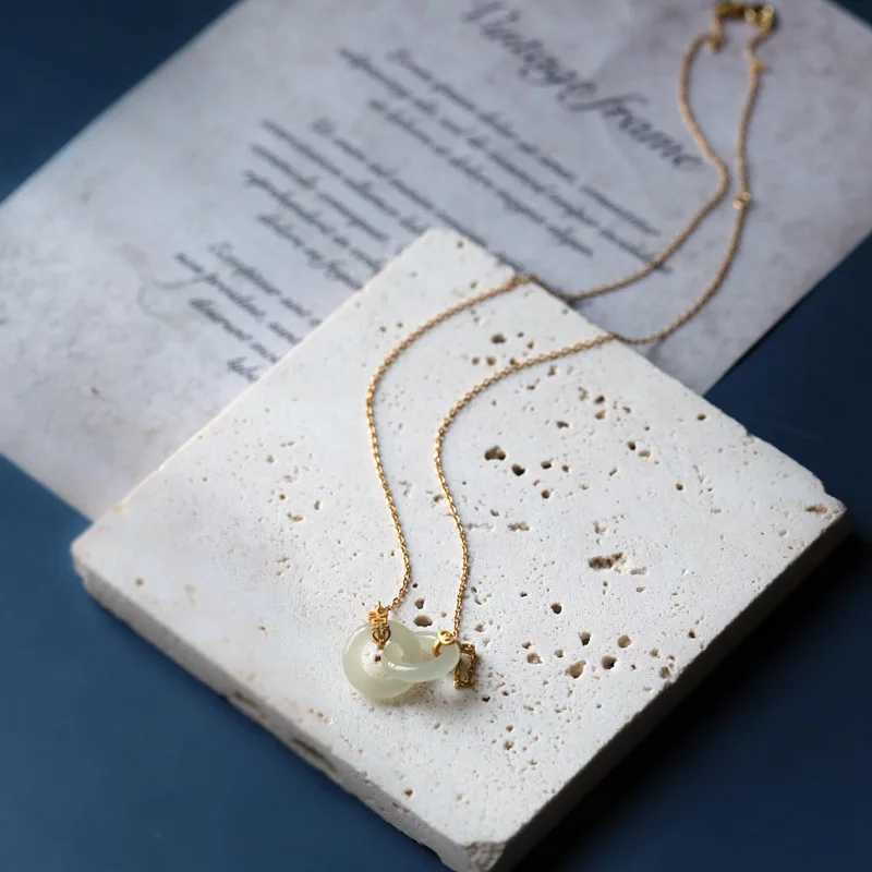 New in Natural Hotan White Jade Interlocking Necklace Auspicious Pendant Elegant Vintage Clavicle Chain Jewelry for Wen gift X250516