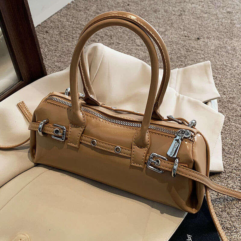 Niche Design for Women 2025 Spring Summer New Shoulder Versatile Handheld Crossbody French Stick Bag