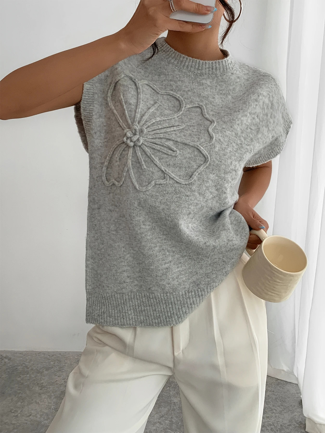 Elegant 3D floral pattern round neck knitted sweater set suitable for womens clothing 250506