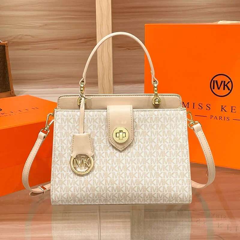 New Women's Handbag Vintage Fashionable Elegant Commuting Large Capacity Light Single Shoulder Bag
