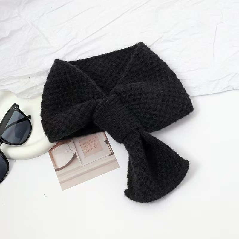 T715 scarf for winter warmth 2025 new Korean style all-match high-end sense of hole cross scarf wool knitted scarf