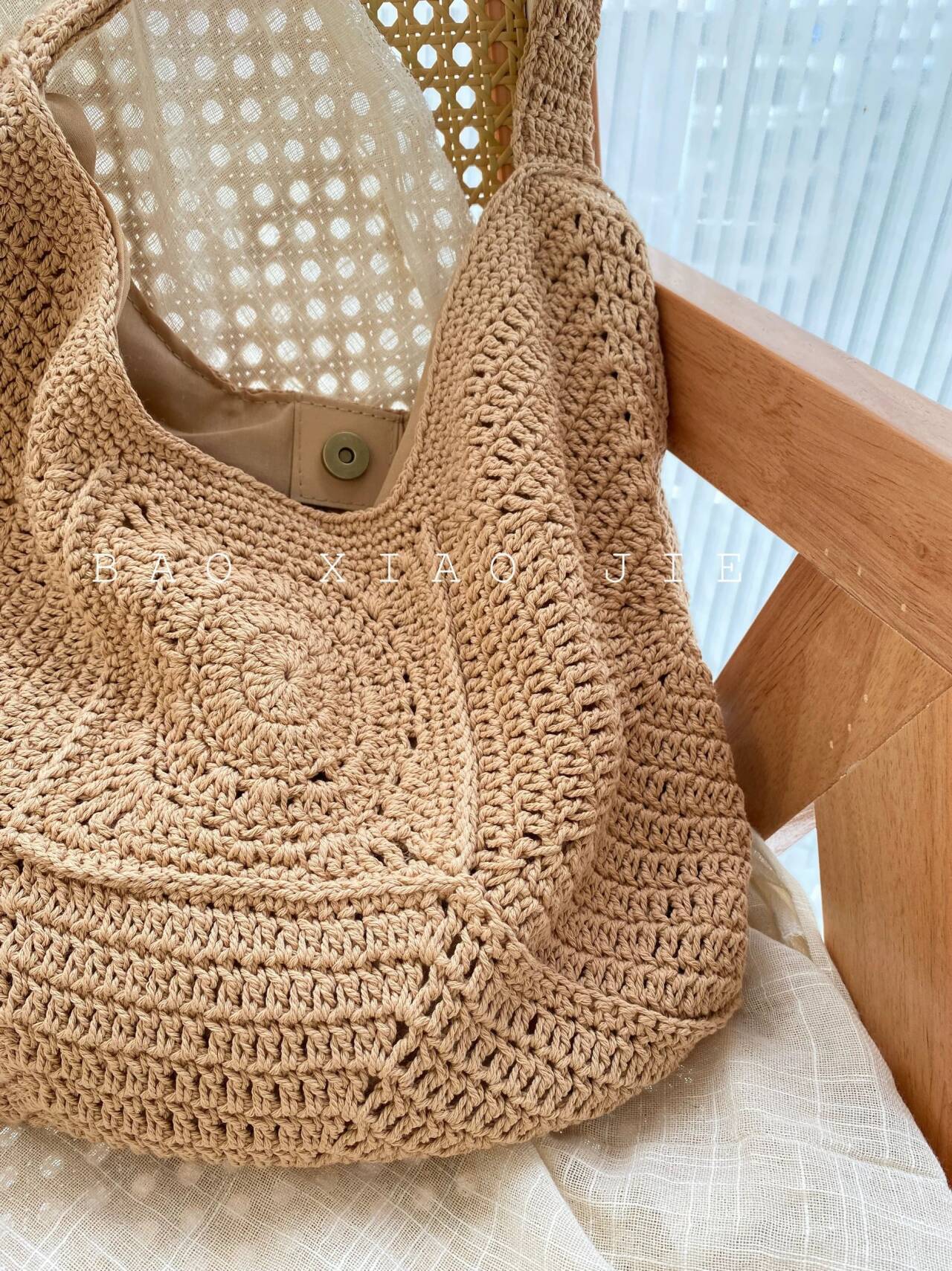 2025S designer high-end sense shoulder large capacity cotton thread new grandmother grid grass woven vacation beach versatile women bag