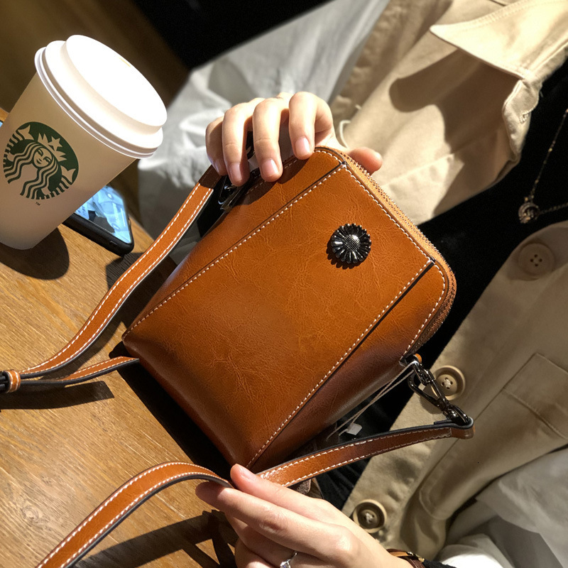 2025S designer cowhide small crossbody new popular versatile phone niche women high-end single shoulder bag trend
