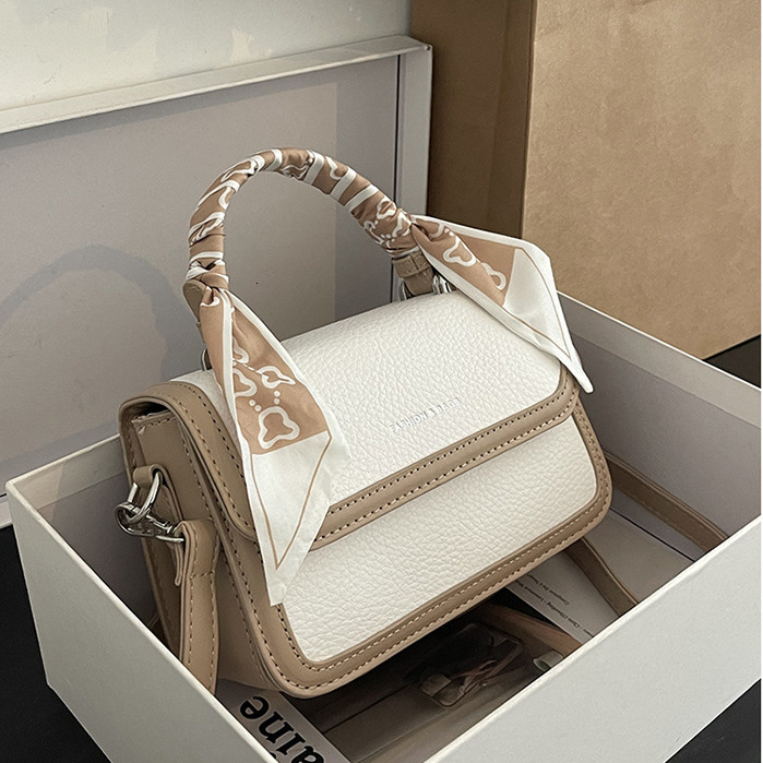 Free Shipping Designer Bag Women's Internet Popular Small Square Scarf Contrast Fashion One Shoulder Crossbody Bag Letter Printing Simple Square 