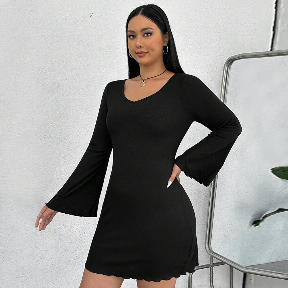 Large Size Womens Autumn and Winter New Sexy V-neck Flared Sleeves Hip Hugging Long Sleeved Dress with Temperament