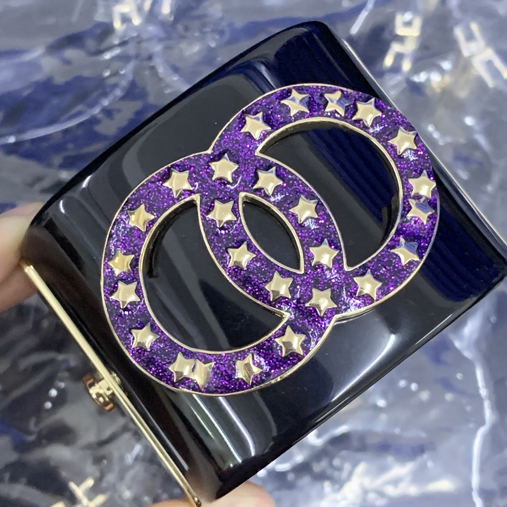 High Quality Designer Bracelet with Acrylic Copper Bangle Crystal Letter Bracelets Jewelry Wristband Cuff for Men Women Trendy Gift Option Stylish Accessories