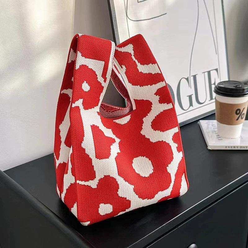 2025S Designer Thickened Portable Gift Companion Handbag Tulip Flower Knitted Women Bag