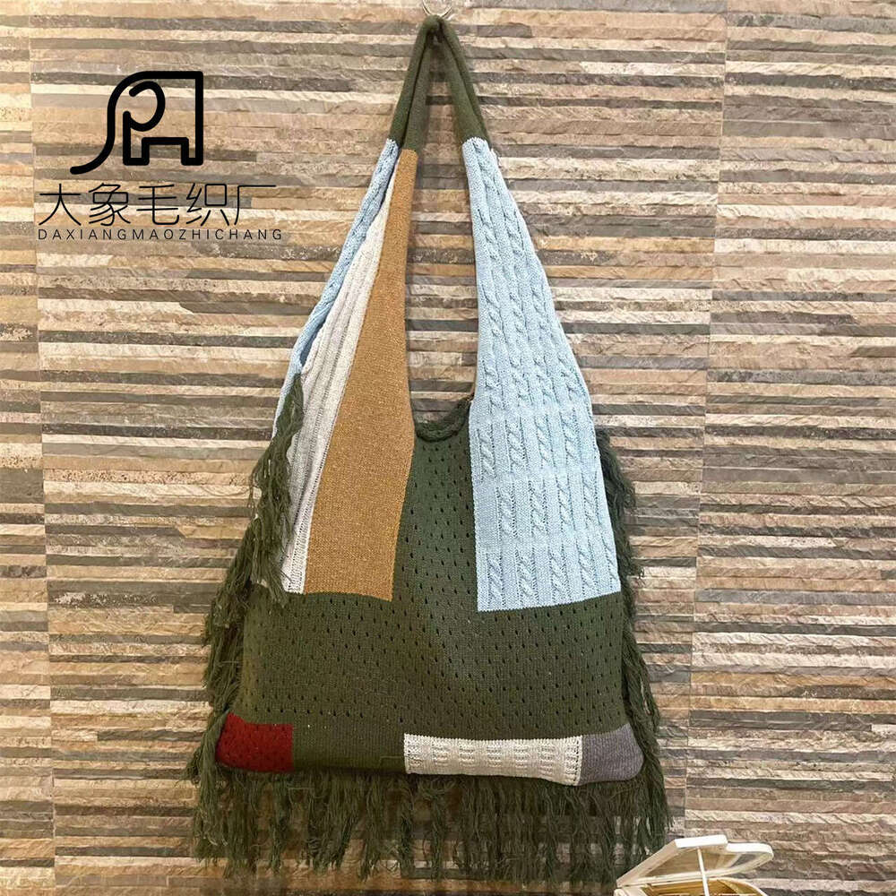 New Hot Tassel Women's Splicing New Handheld Shoulder Simple And Versatile Knitted Bag Classic bags