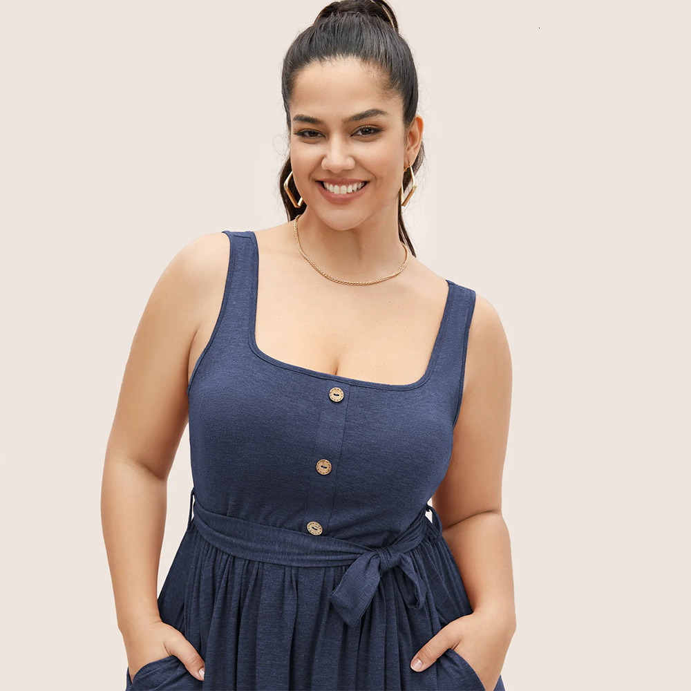 Plus Size Womens Elegant Style Square Neck Sleeveless Dress with Waist Cinching and A-line Long Skirt