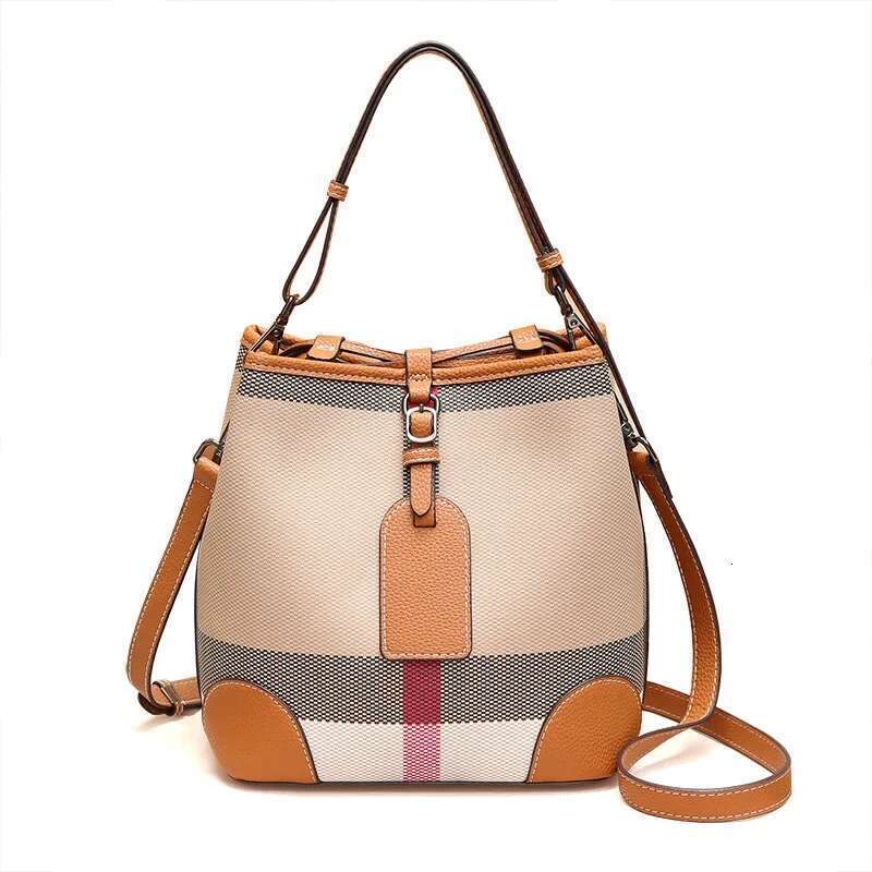 High-end Feel Women's Bucket New Large Capacity Single Shoulder Slant Crossbody Bag Versatile Light Plaid Trendy