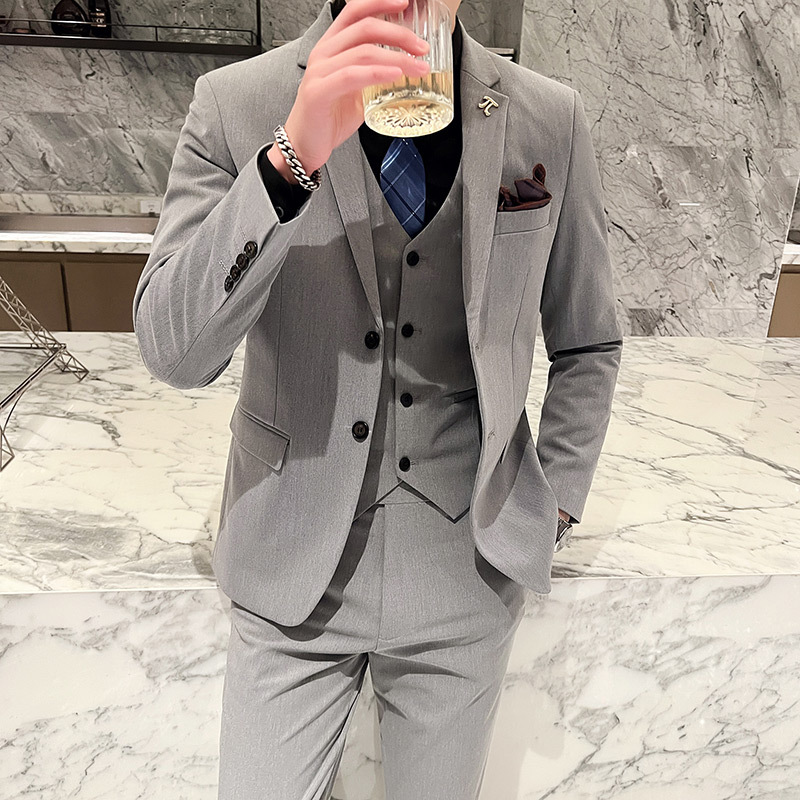 48 Elegant Men's Wedding Suits Set - Perfect Fit for Grooms and Attendants