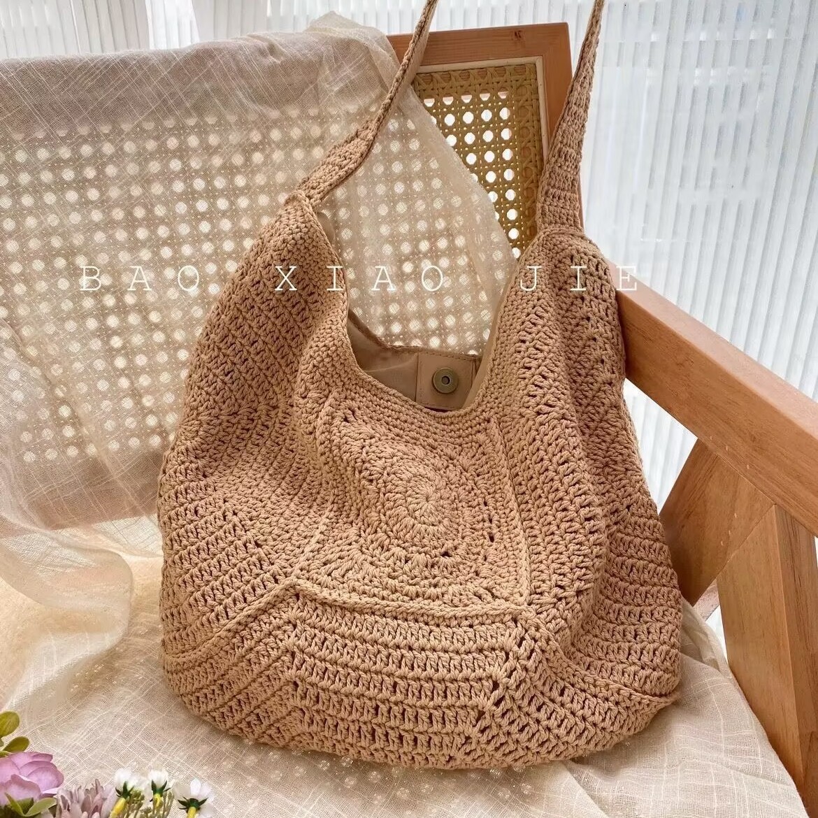 2025S designer high-end sense shoulder large capacity cotton thread new grandmother grid grass woven vacation beach versatile women bag