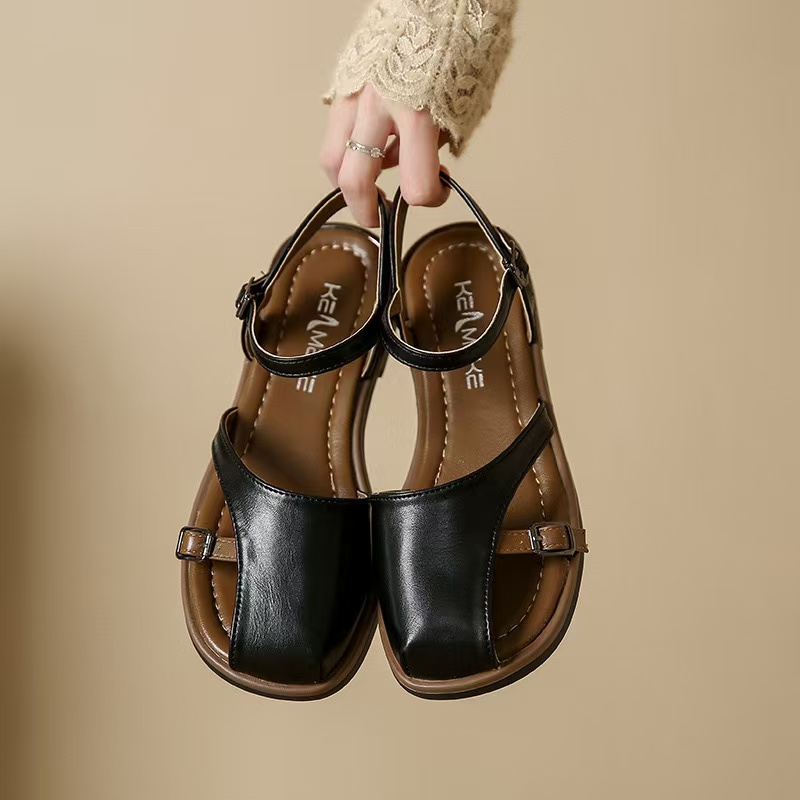 Summer 2024 New Baotou Hollow Soft Leather Flat One Word Buckle Casual Fashion Women Platform Sandals 450c dh5367242