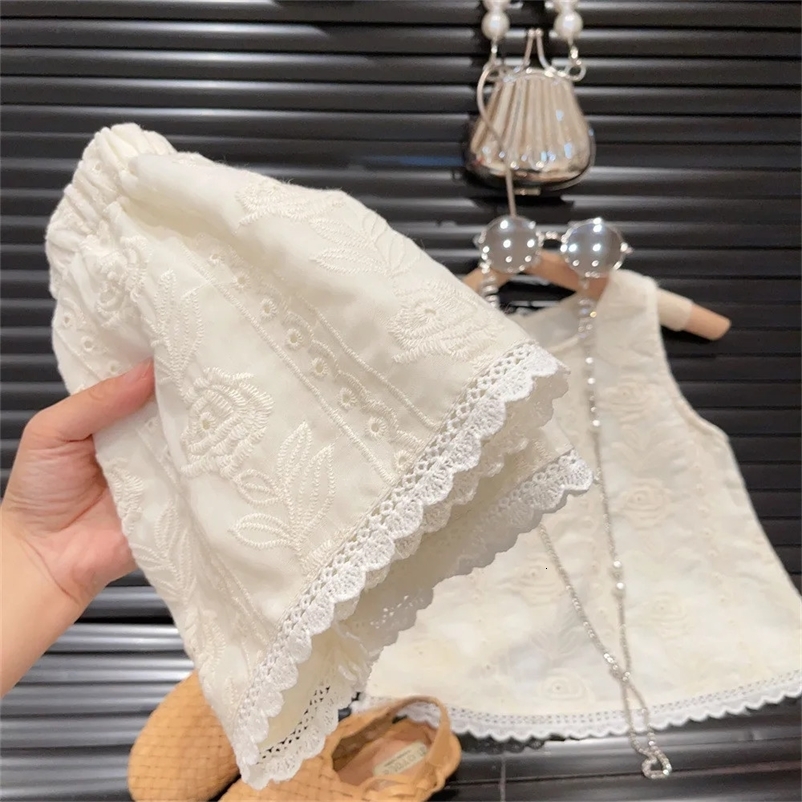 Flower Embroidery Summer Girls Sets Sleeveless Lace Vest Shorts Outfits 3-7 Years Round Neck Kids Clothes 250515