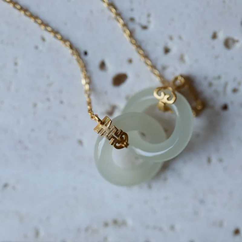 New in Natural Hotan White Jade Interlocking Necklace Auspicious Pendant Elegant Vintage Clavicle Chain Jewelry for Wen gift X250516