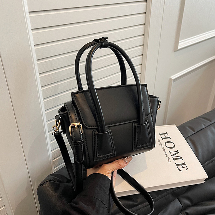 2025 Women's Simple Shoulder Bag Free Shipping Fashionable High Texture Designer Handbag Handheld Bucket Bag Underarm Crossbody Bag Workplace Lux
