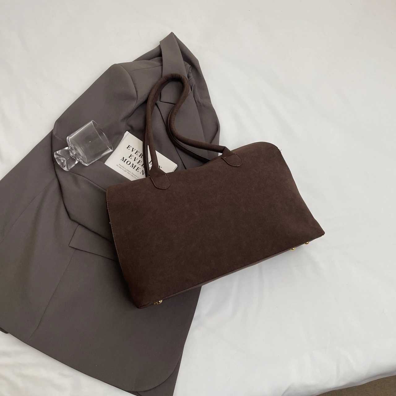 Classic synthetic suede handbag for women elegant British style shoulder bag large solid designer casual handbag for women bag M250516