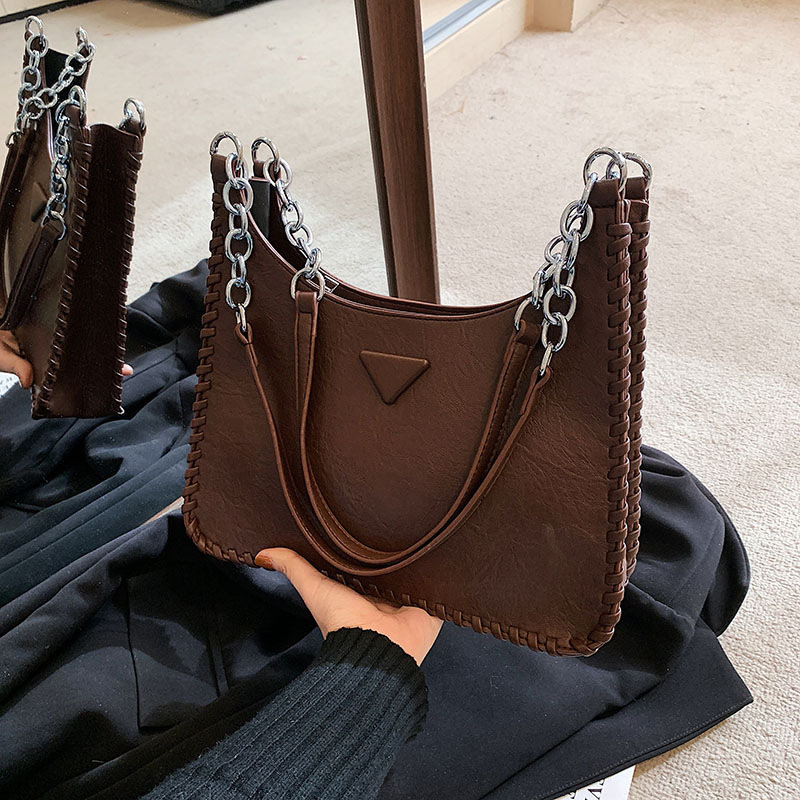 Female new style qualitative shoulder bag large capacity commuter bag this year popular bag bucket bag 2025